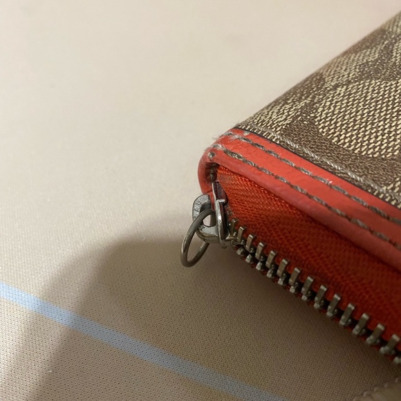 Used coach wallet - Picture 4 of 5